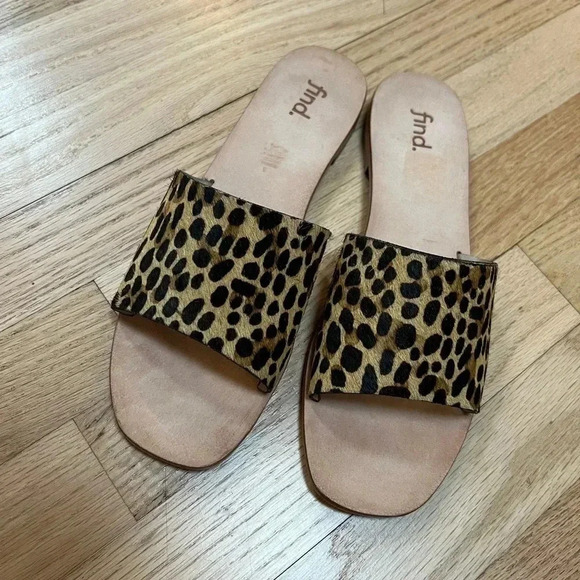 Find. Women’s Tan Leopard Print Pony hair Slide Leather Sandal 9.5 - Picture 2 of 10